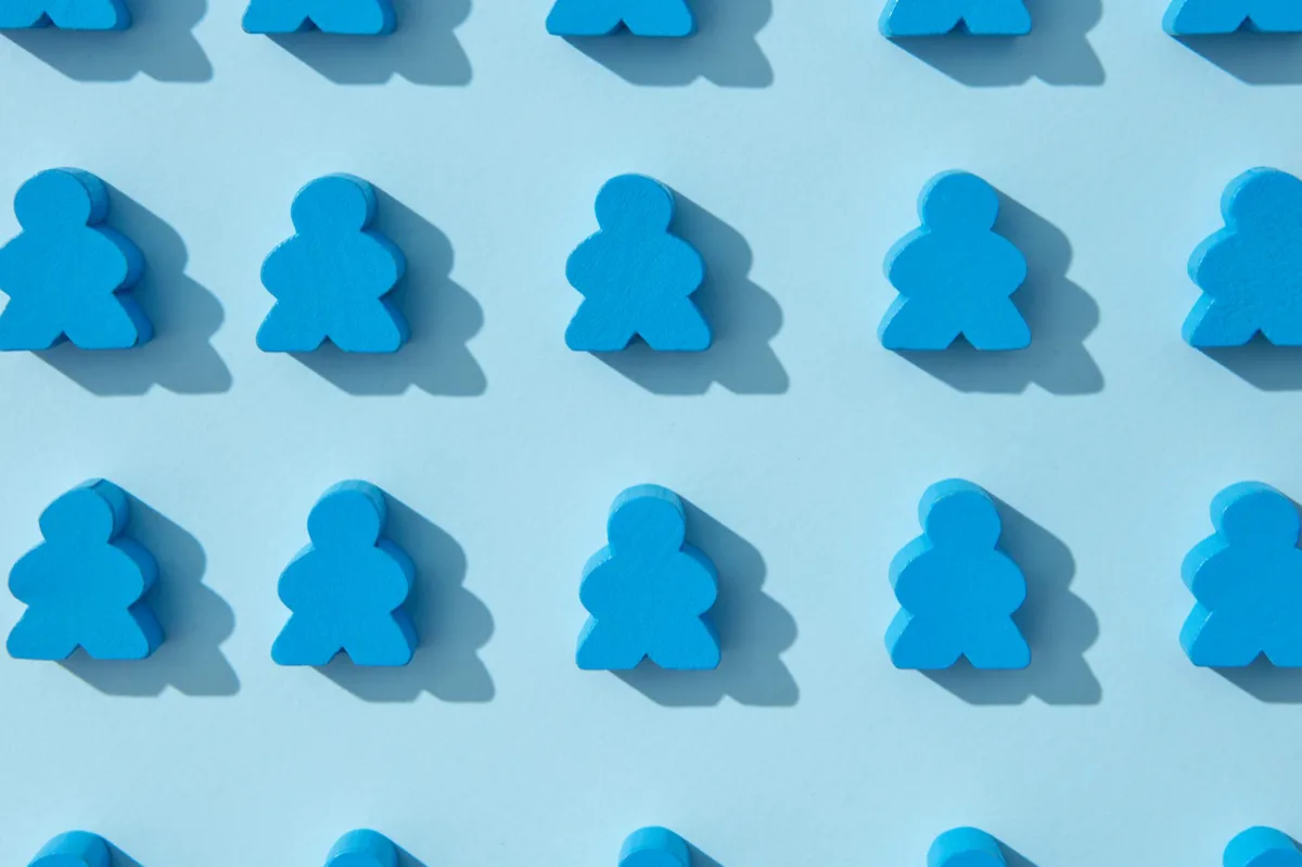 Ícones de estratégia numerados em design plano azul